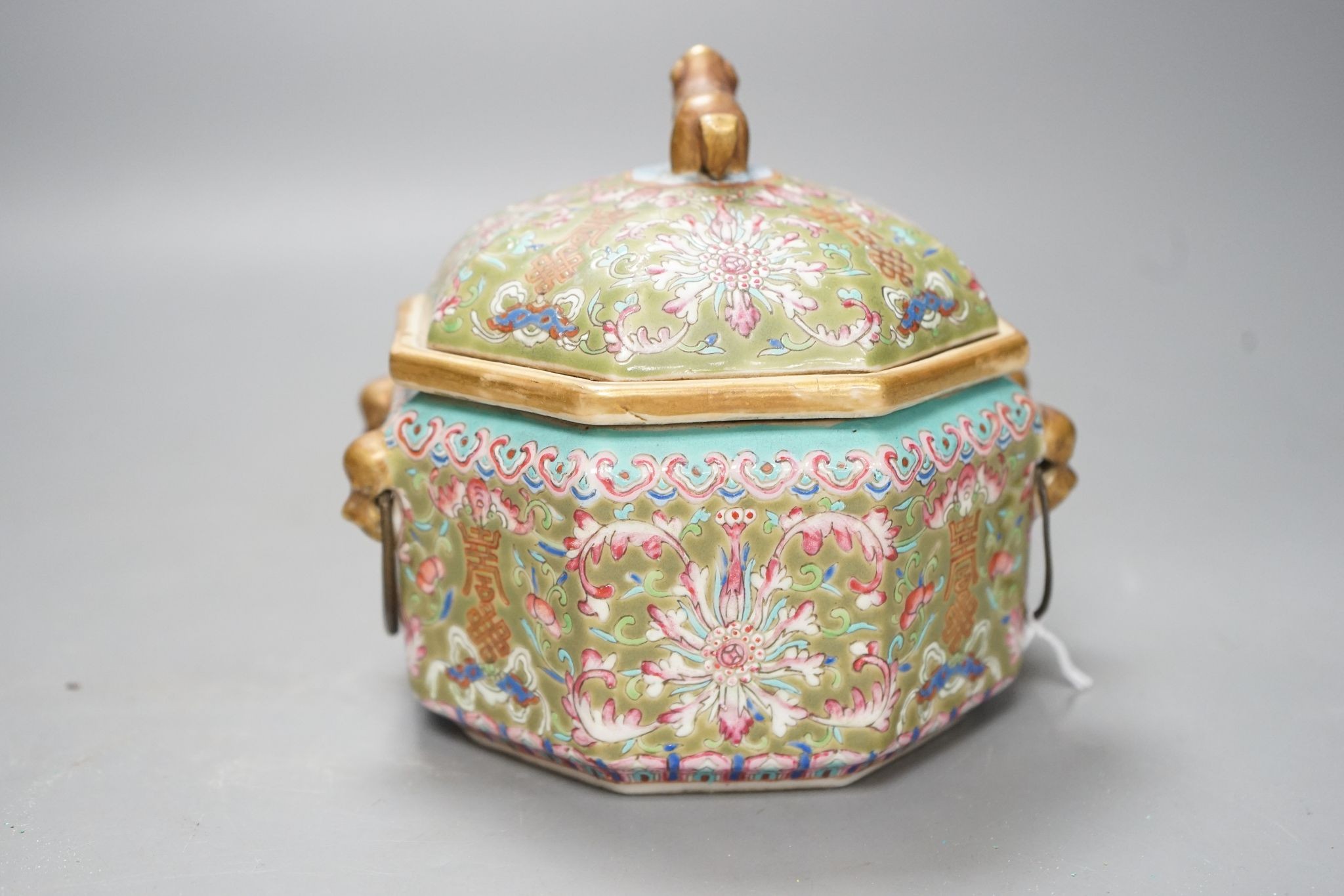 A Chinese sage green ground jar, cover and liner, mid 19th century, 13cm